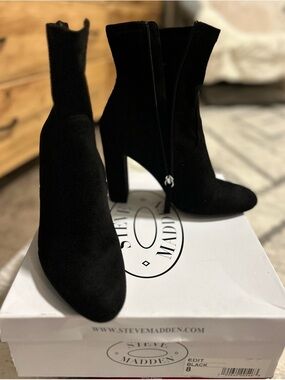 Steve Madden Black Suede Block Heel Ankle Booties